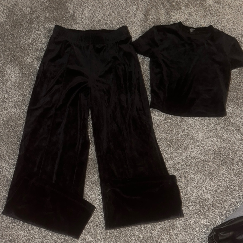 Forever 21 Black Velvet Set